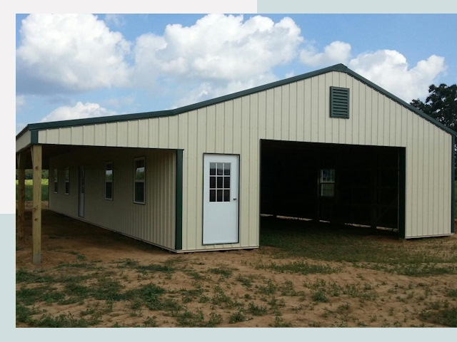 Строительство конюшен в Азове