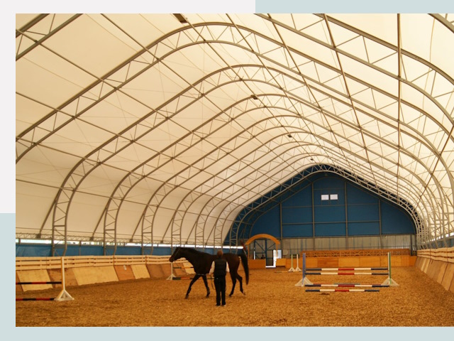 Строительство конных манежей в Азове